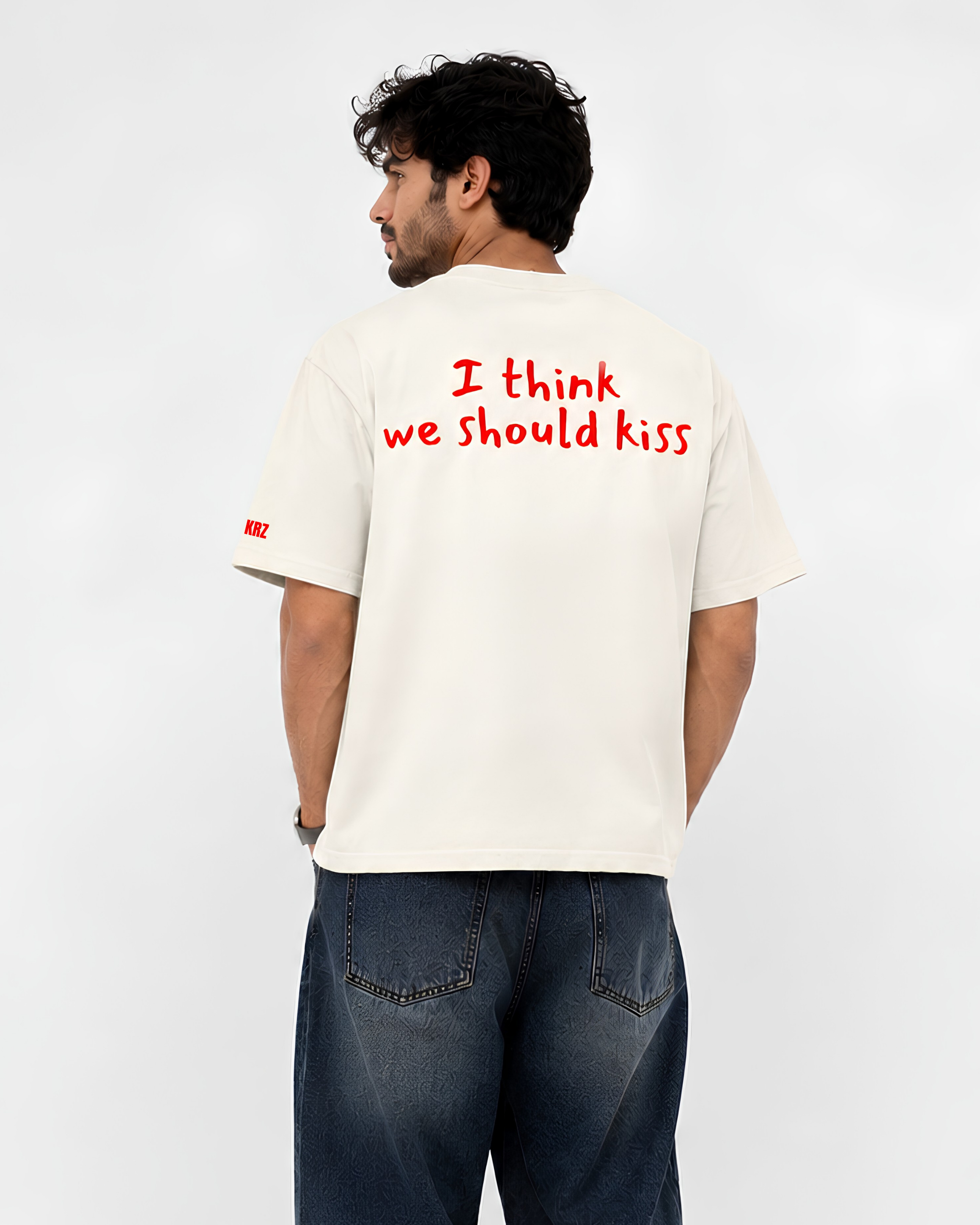 WE SHOULD KISS — BOXY FIT TEE